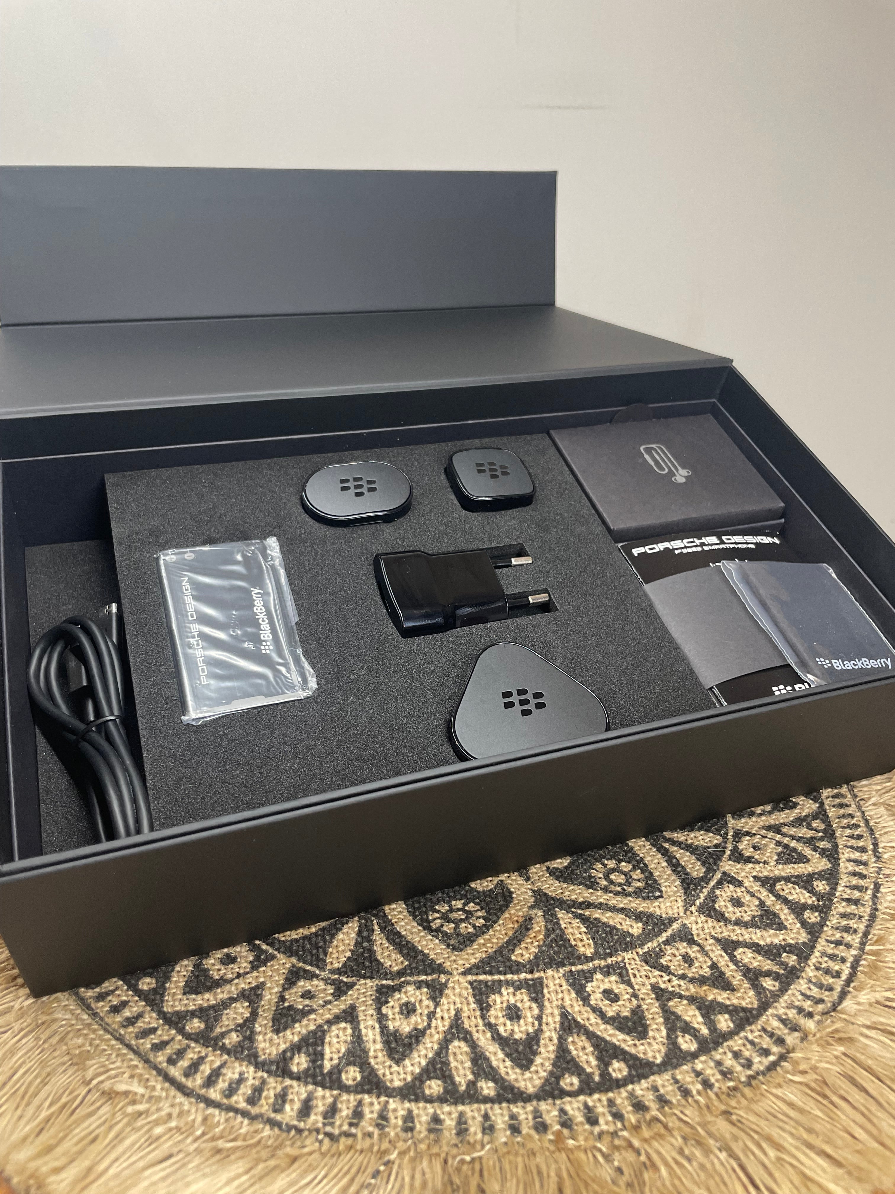 PORSCHE DESIGN P'9983 SMARTPHONE